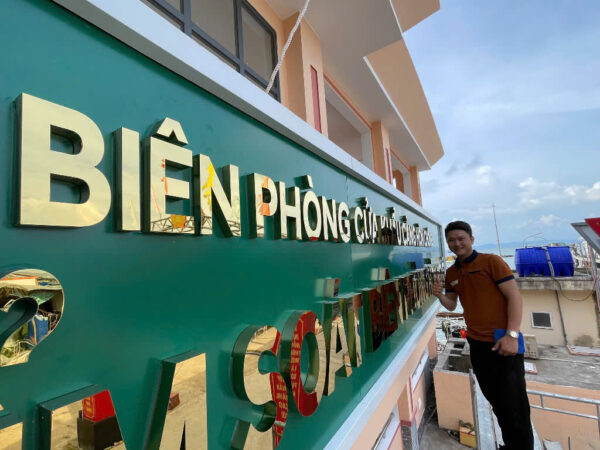 BIỂN BẢNG ALU VÀ TRANG TRÍ